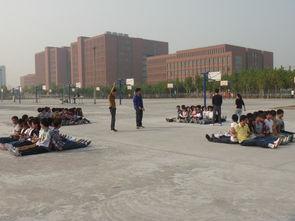 攜手並進，共創卓(zhuo)越——食品(pin)與(yu)生物(wu)工(gong)程學院舉(ju)行學生幹部(bu)體驗式(shi)團(tuan)隊(dui)拓展訓(xun)練(lian)